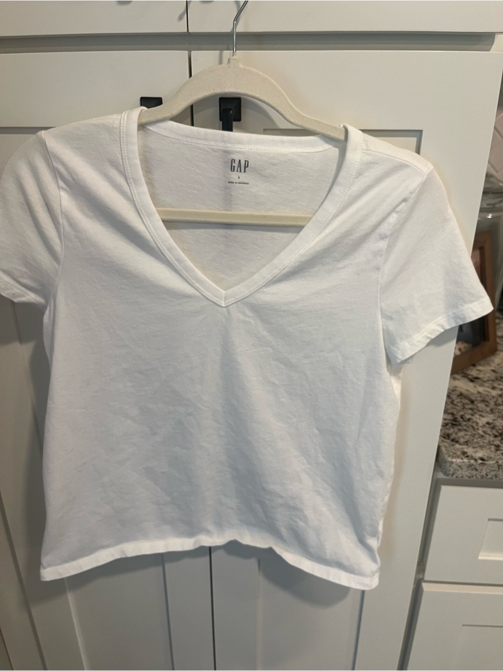 2 GAP V-Neck Short Sleeve Tees- black and white